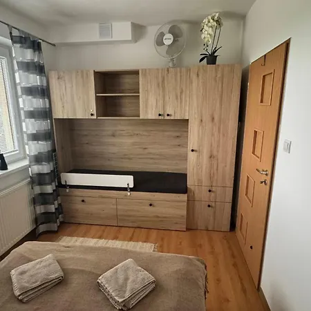 Pinewood Livia Apartment *