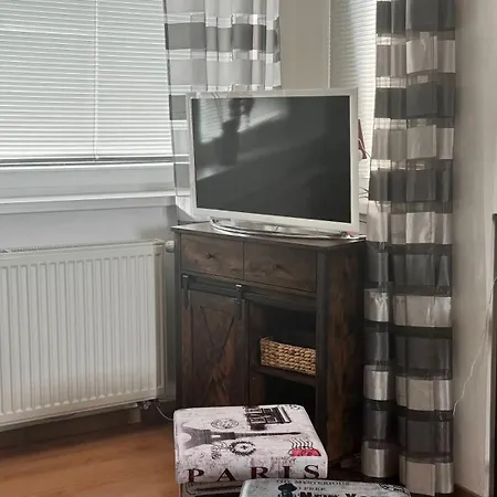 Pinewood Lívia Apartamento *