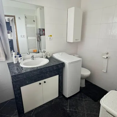 Pinewood Lívia Apartamento